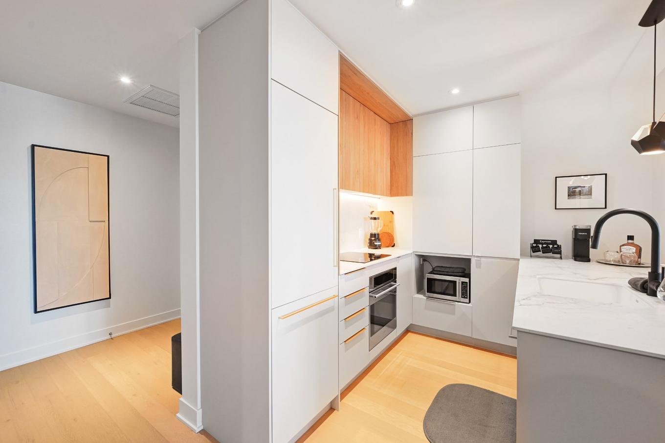 Cuisine - 509-399 Rue De La Rotonde, Montréal (Verdun/Île-Des-Soeurs), QC - Indoor Photo Showing Kitchen With Upgraded Kitchen