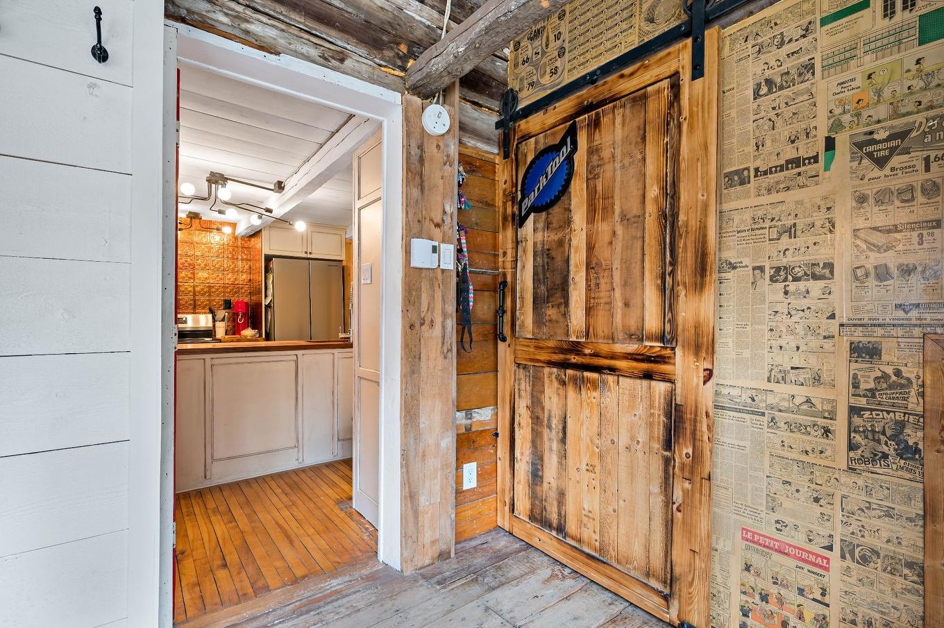 Hall - 101 Ch. Alary, Amherst, QC - Indoor