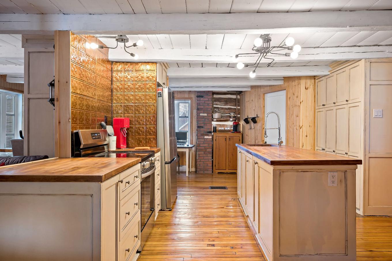 Kitchen - 101 Ch. Alary, Amherst, QC - Indoor Photo Showing Kitchen