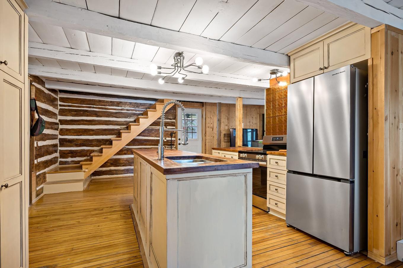 Kitchen - 101 Ch. Alary, Amherst, QC - Indoor Photo Showing Kitchen