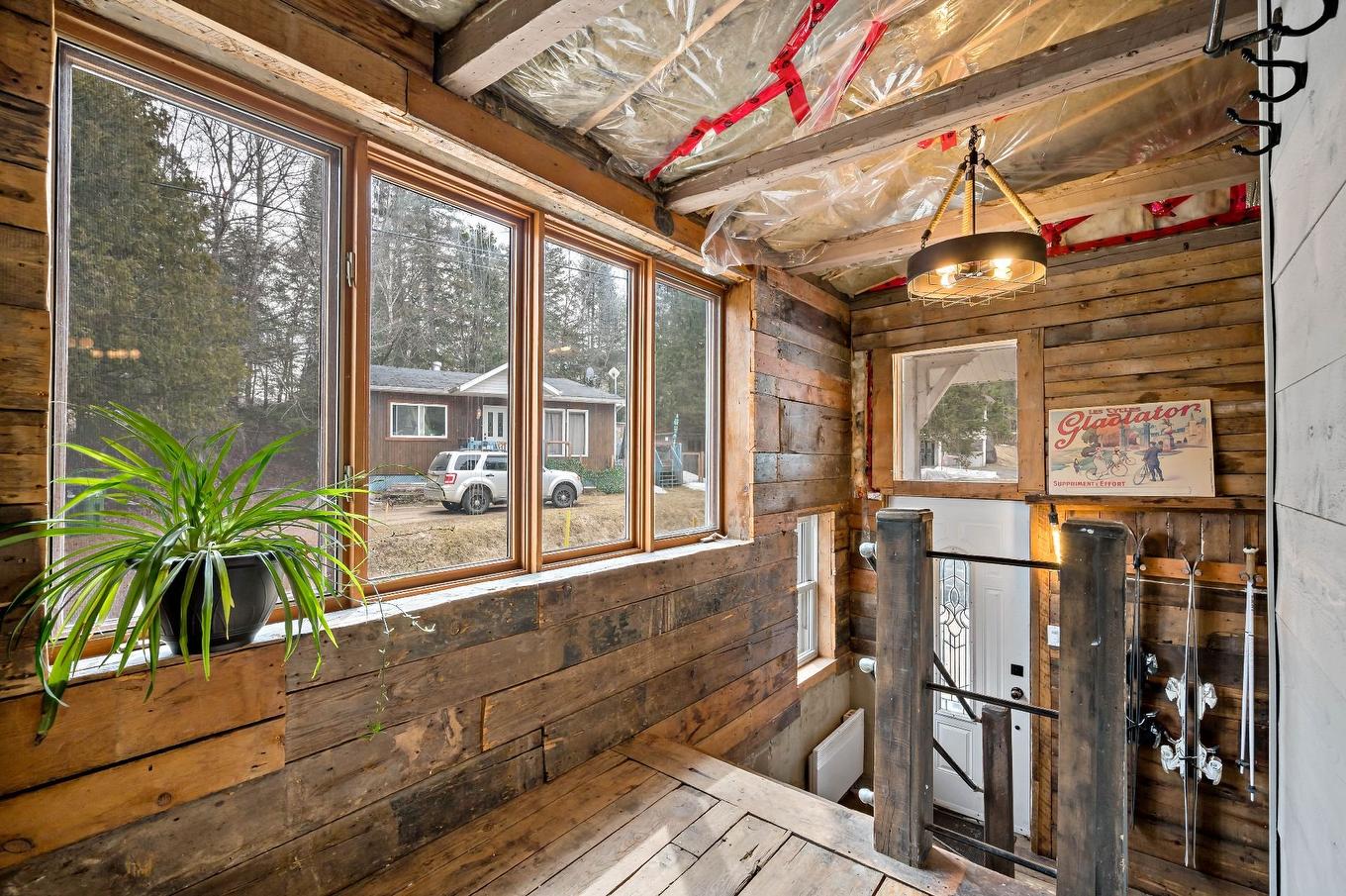 Hall - 101 Ch. Alary, Amherst, QC - Indoor Photo Showing Other Room