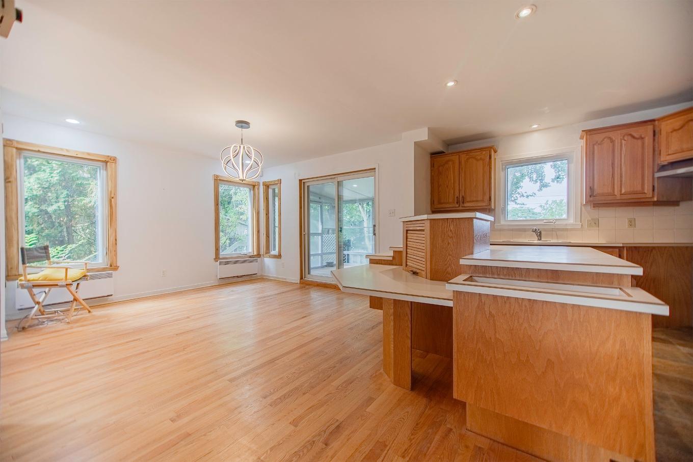 Vue d'ensemble - 377 Route Marie-Victorin, Verchères, QC - Indoor Photo Showing Kitchen