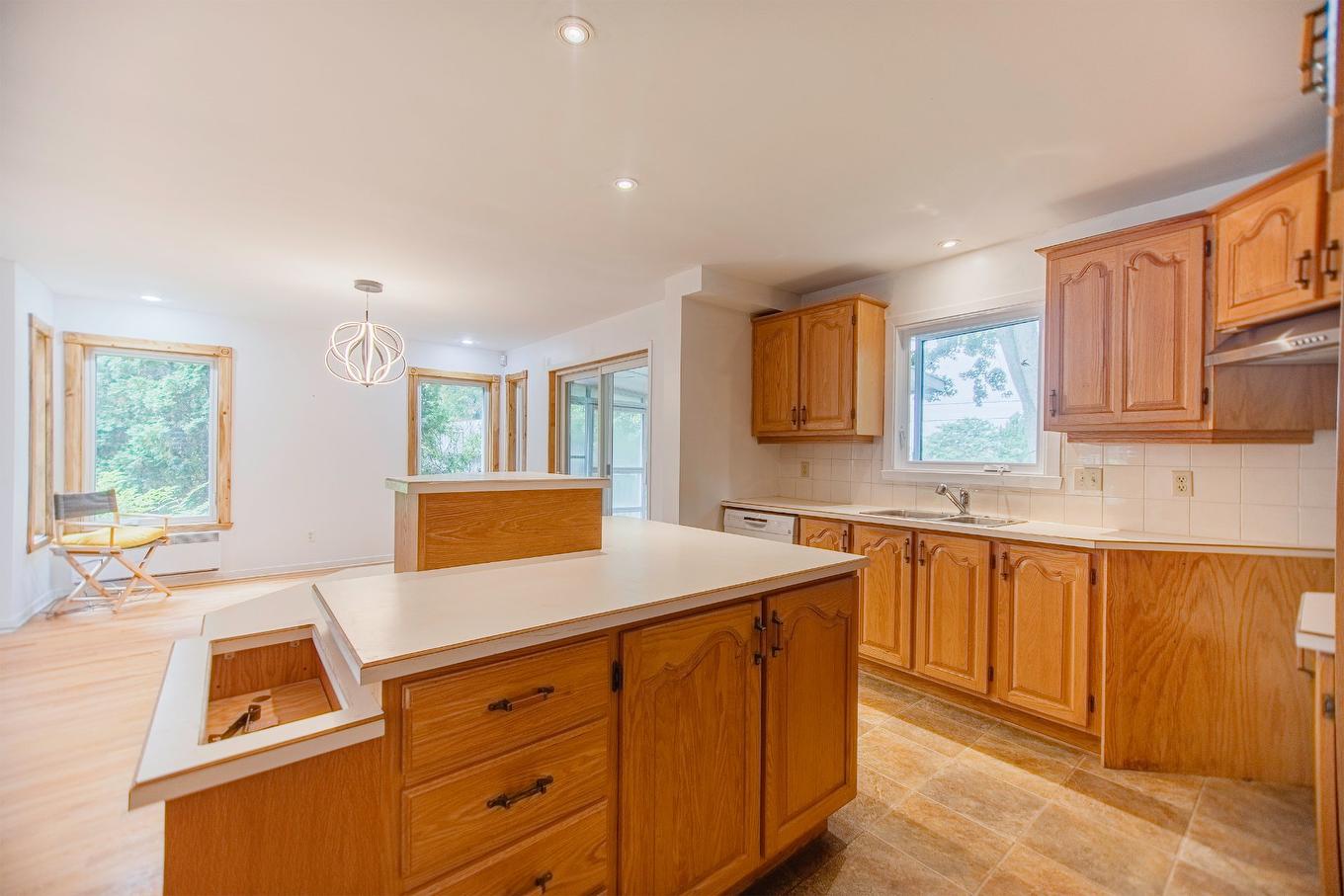 Cuisine - 377 Route Marie-Victorin, Verchères, QC - Indoor Photo Showing Kitchen