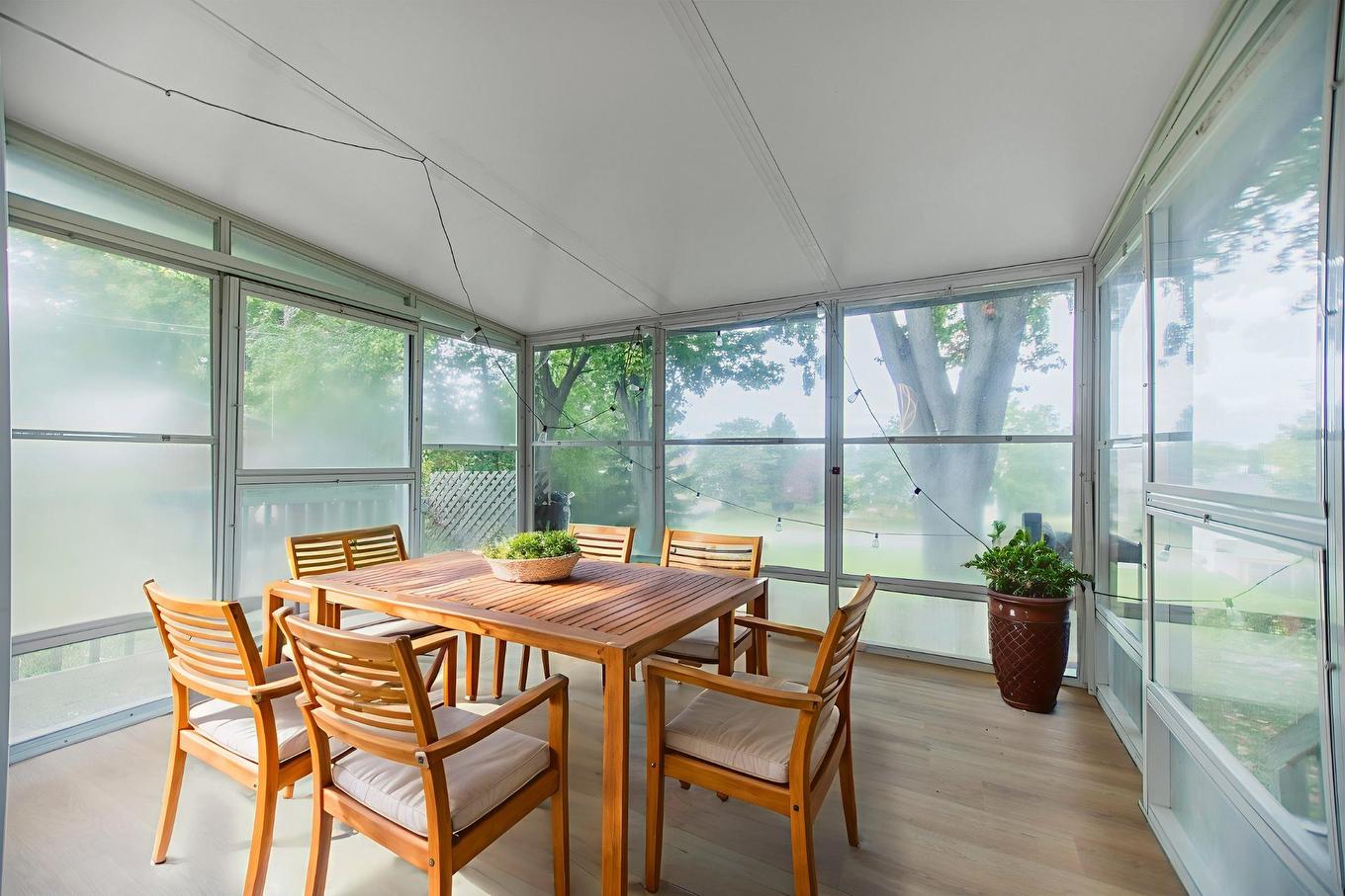 Véranda - 377 Route Marie-Victorin, Verchères, QC - Indoor Photo Showing Dining Room