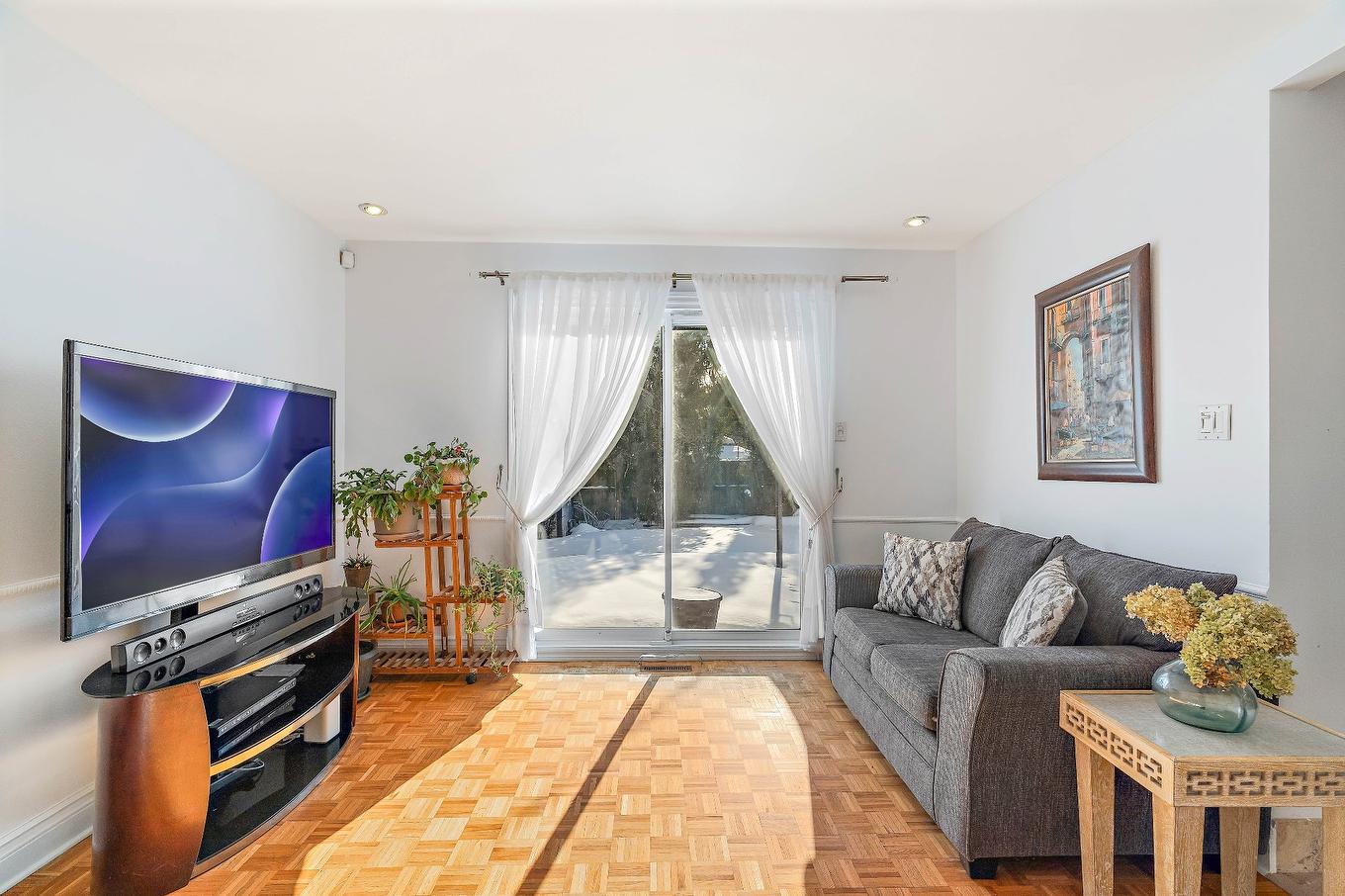 Salle familiale - 316 London Drive, Beaconsfield, QC - Indoor Photo Showing Living Room