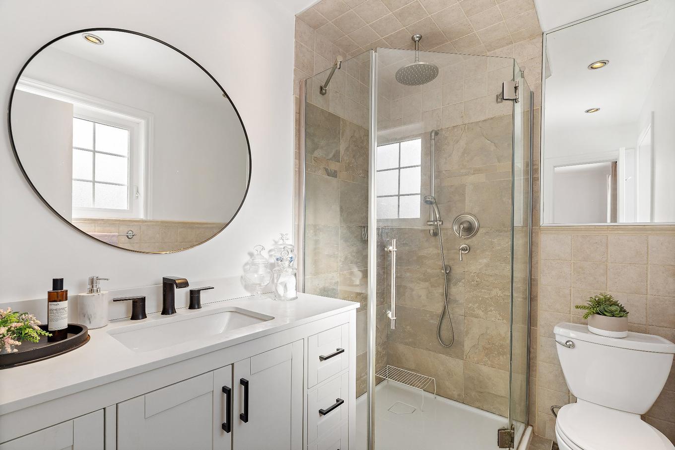 Salle de bains attenante à la CCP - 316 London Drive, Beaconsfield, QC - Indoor Photo Showing Bathroom