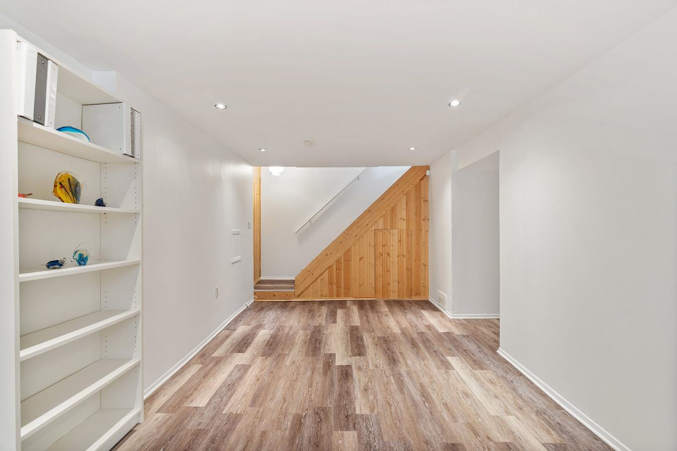 Salle de jeux - 316 London Drive, Beaconsfield, QC - Indoor Photo Showing Other Room