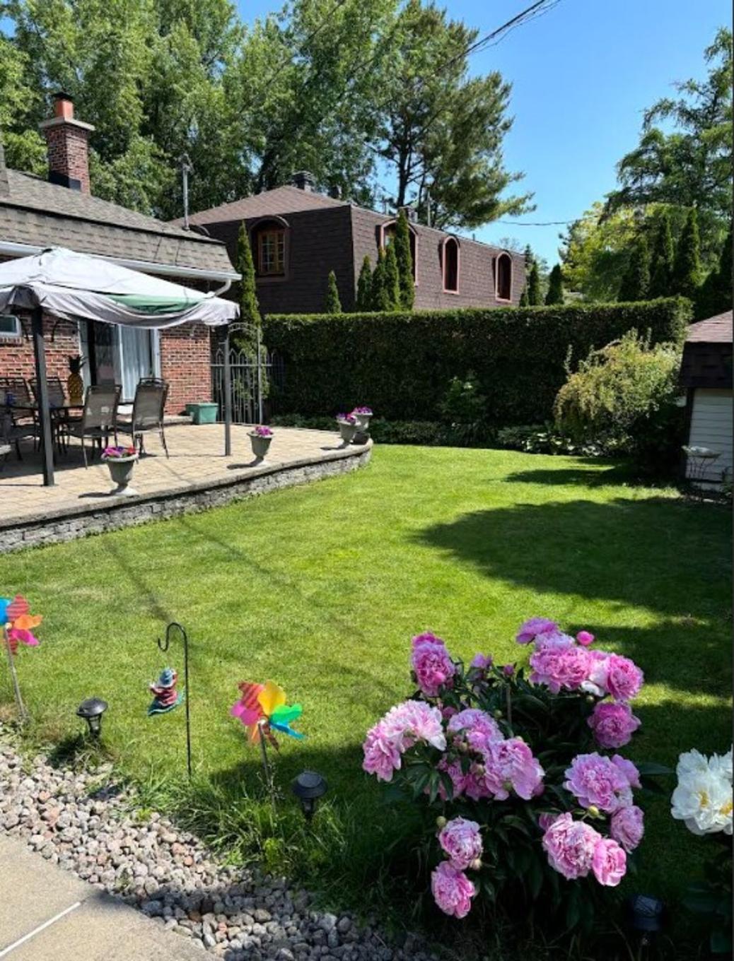 Cour - 316 London Drive, Beaconsfield, QC - Outdoor