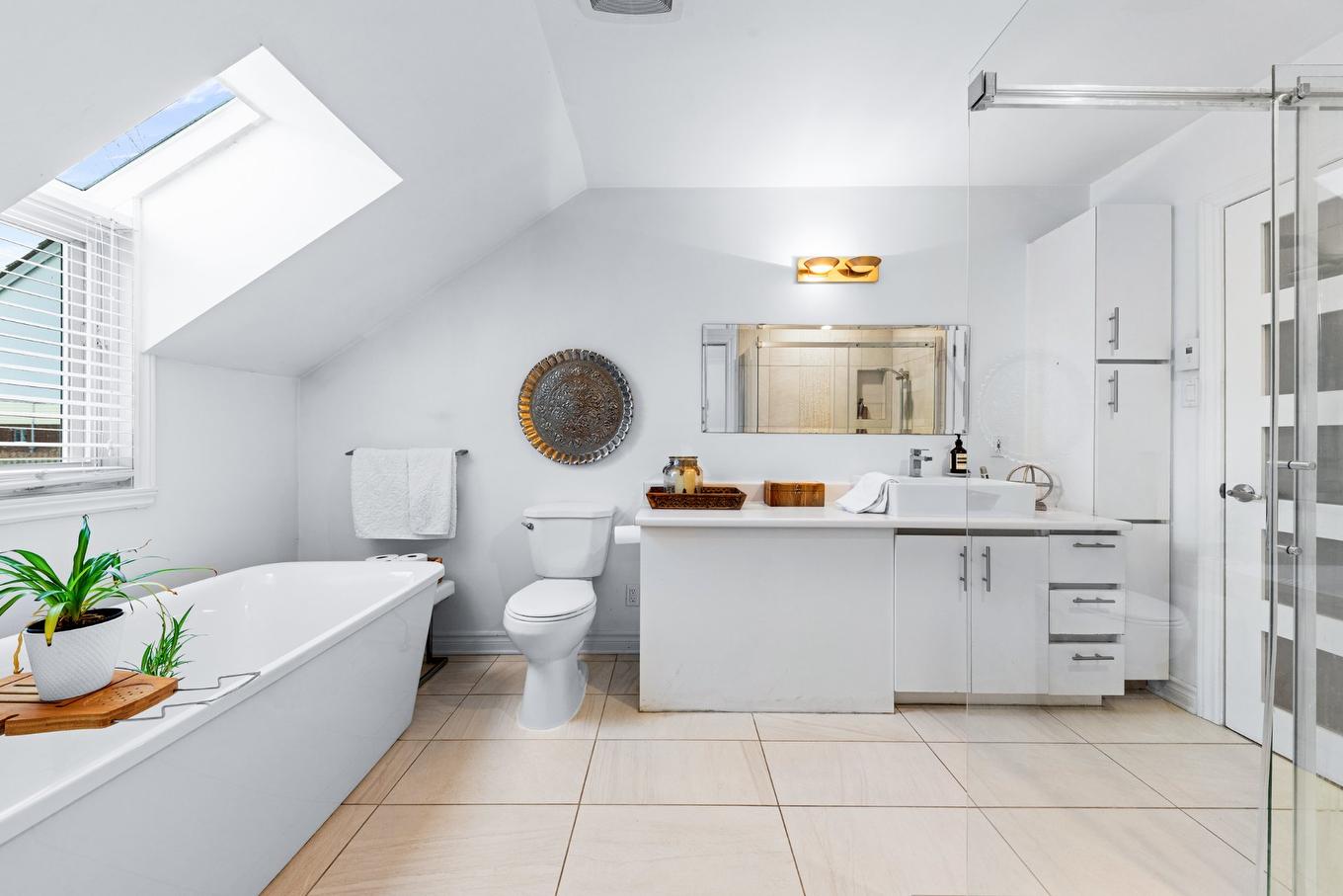 Salle de bains - 223 Rue Laurin, Napierville, QC - Indoor Photo Showing Bathroom