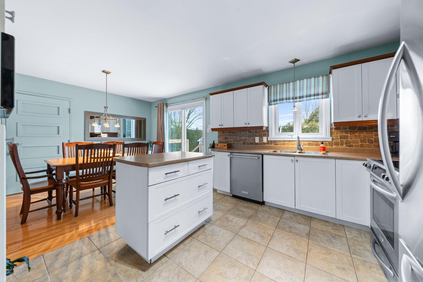 Cuisine - 223 Rue Laurin, Napierville, QC - Indoor Photo Showing Kitchen