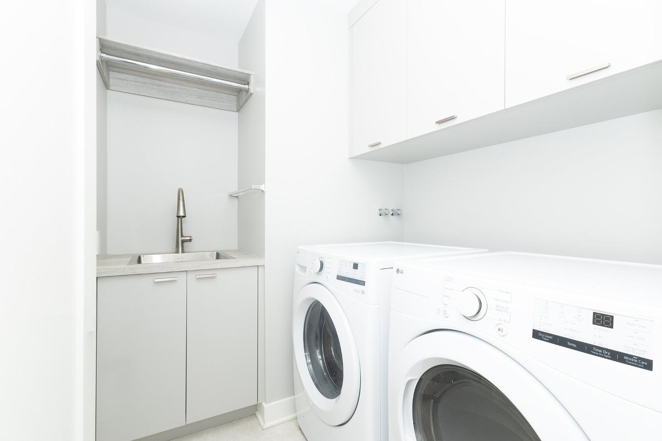 Salle de lavage - 744 Rue Paul-Doyon, Boucherville, QC - Indoor Photo Showing Laundry Room