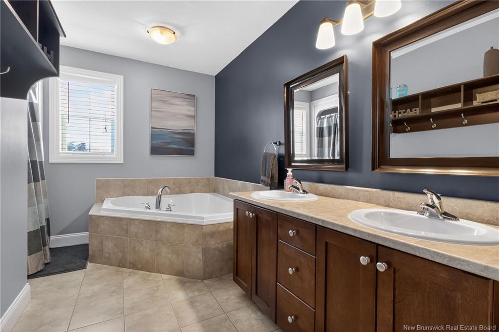 12 Des Sapin Crt, Dieppe, NB