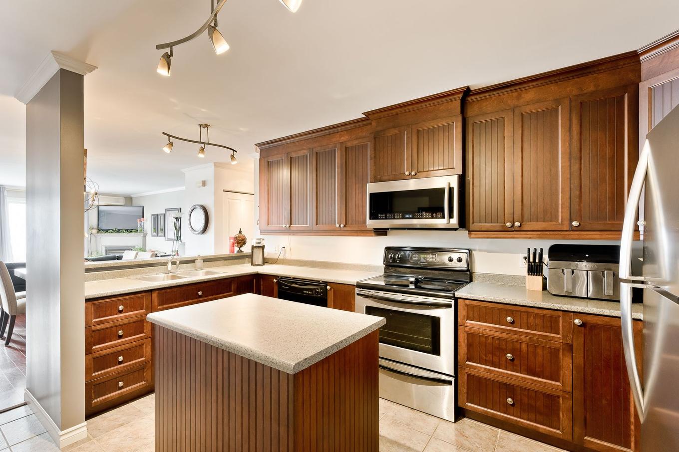Cuisine - 3002 Rue Du Sauvignon, Sherbrooke (Les Nations), QC - Indoor Photo Showing Kitchen With Double Sink