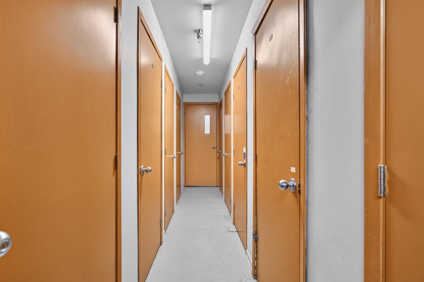 Shed - 201-3775 Rue Ontario E., Montréal (Mercier/Hochelaga-Maisonneuve), QC - Indoor Photo Showing Other Room