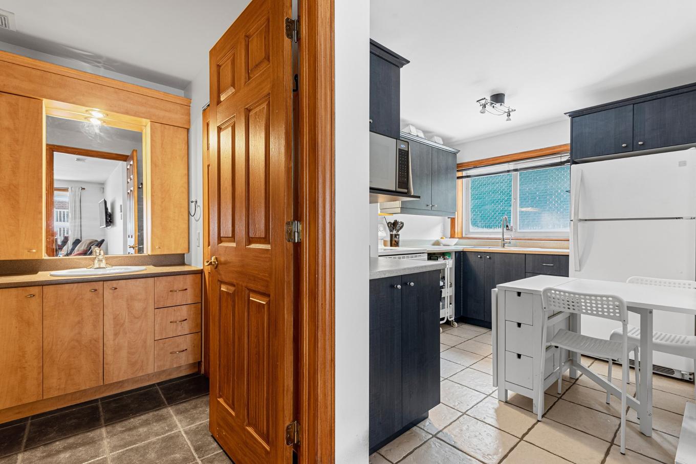 Vue d'ensemble - 8844A Rue Basile-Routhier, Montréal (Ahuntsic-Cartierville), QC - Indoor Photo Showing Kitchen