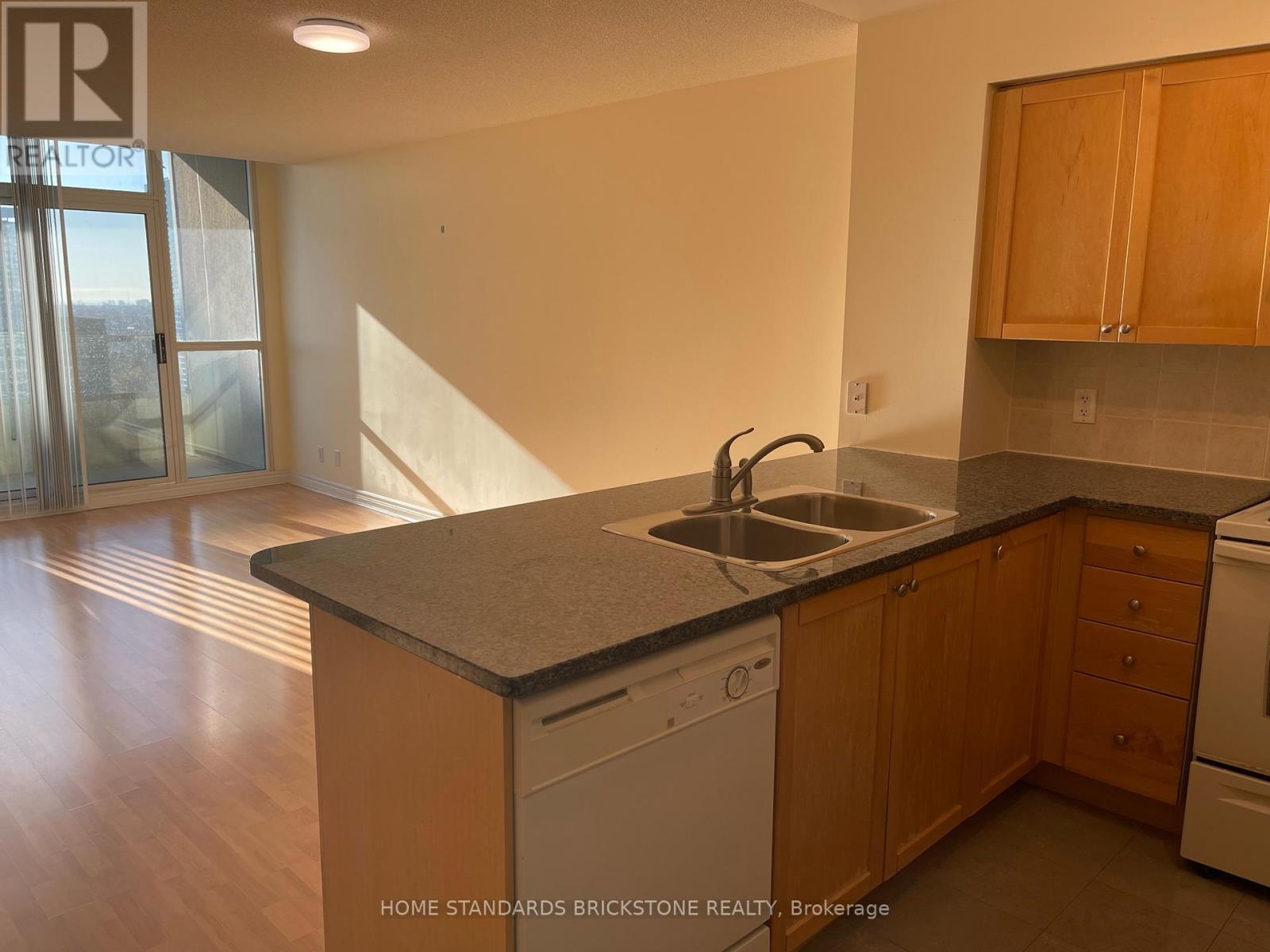 3709 - 23 Hollywood Avenue, Toronto, ON - Indoor Photo Showing Kitchen With Double Sink