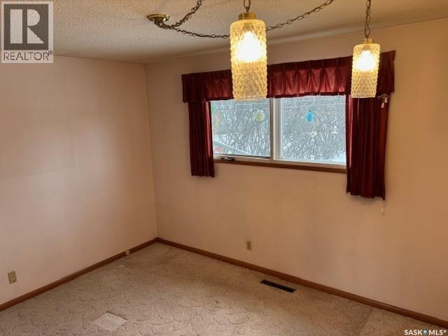 706 Balmoral Street, Saskatoon, SK - Indoor Photo Showing Other Room