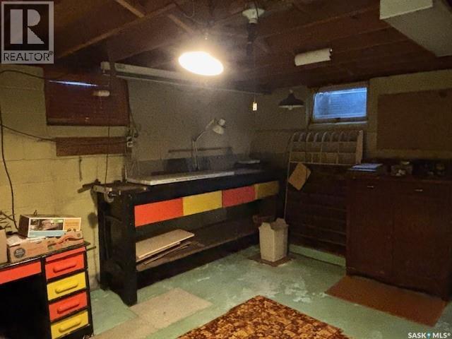 706 Balmoral Street, Saskatoon, SK - Indoor
