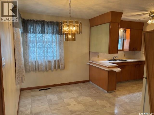 706 Balmoral Street, Saskatoon, SK - Indoor Photo Showing Bathroom