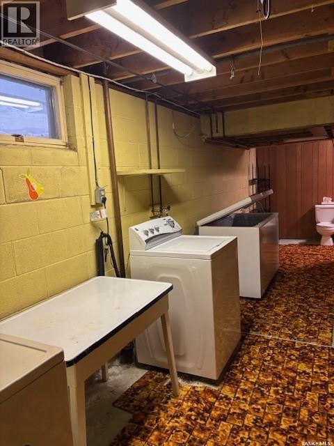 706 Balmoral Street, Saskatoon, SK - Indoor Photo Showing Laundry Room