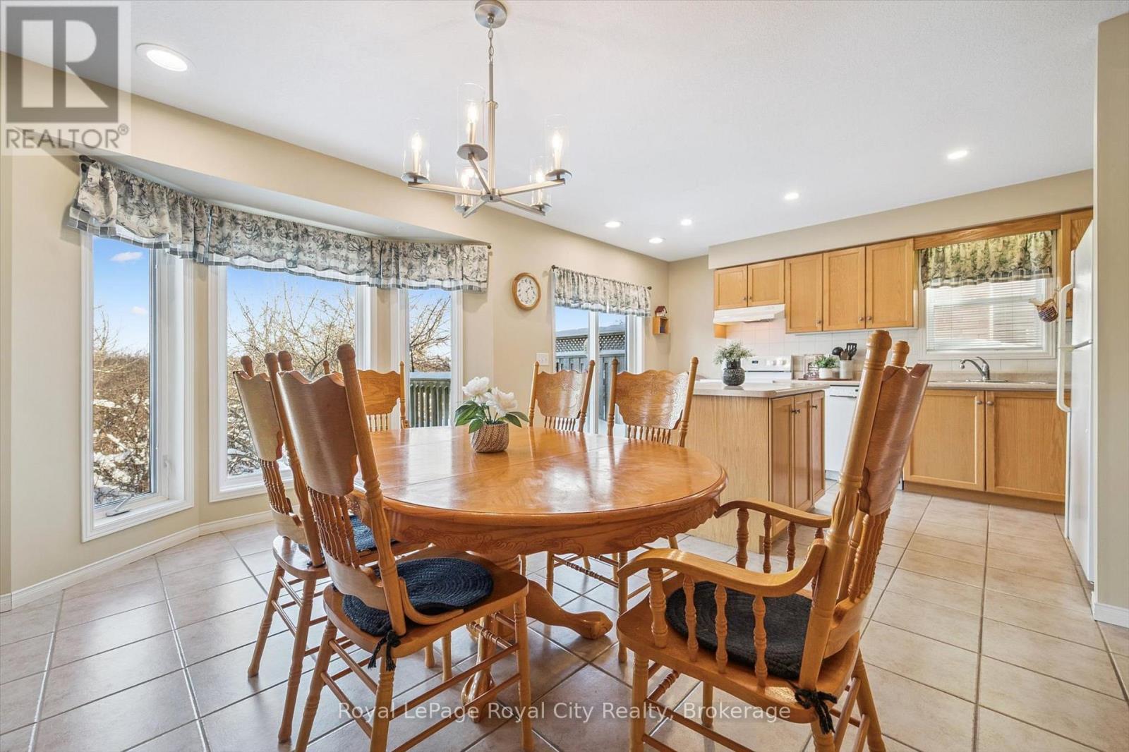 347 Starwood Drive, Guelph (Grange Road), ON - Indoor Photo Showing Dining Room