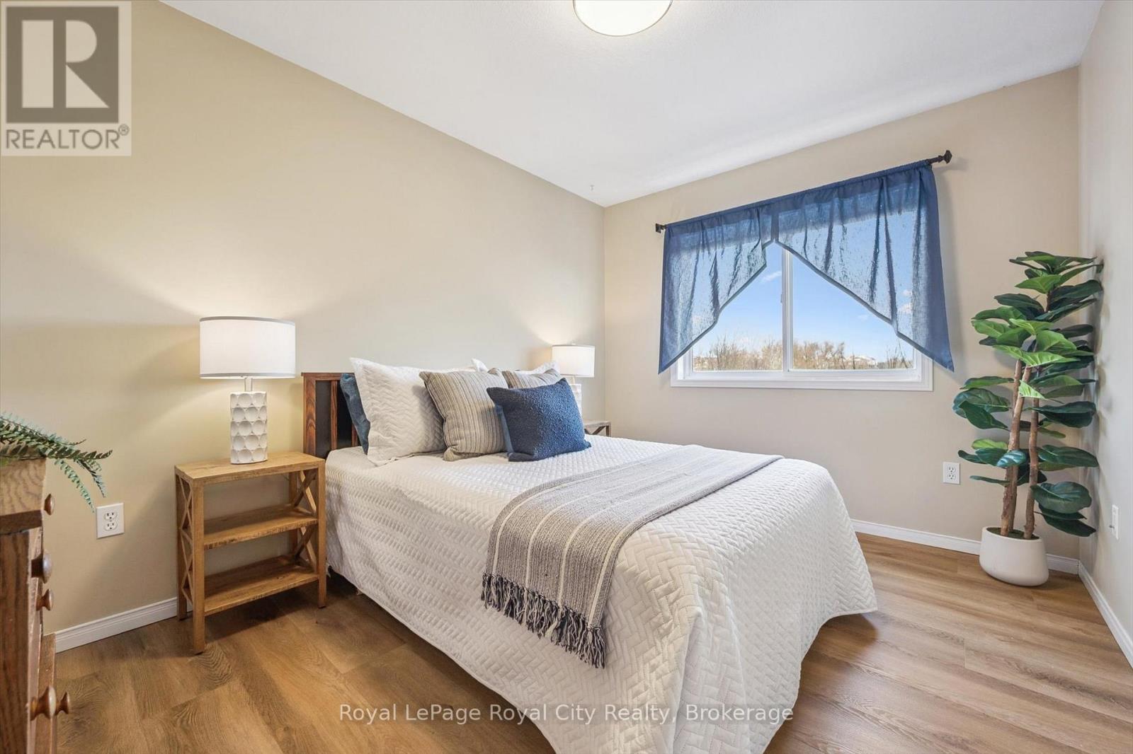 347 Starwood Drive, Guelph (Grange Road), ON - Indoor Photo Showing Bedroom