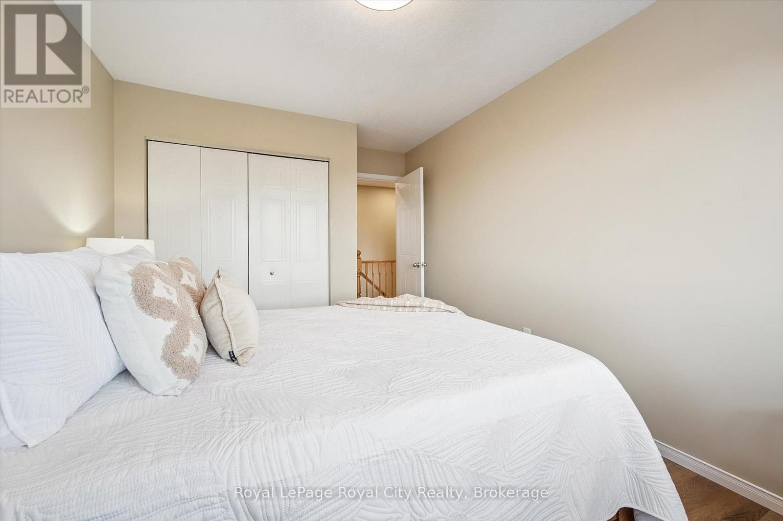 347 Starwood Drive, Guelph (Grange Road), ON - Indoor Photo Showing Bedroom