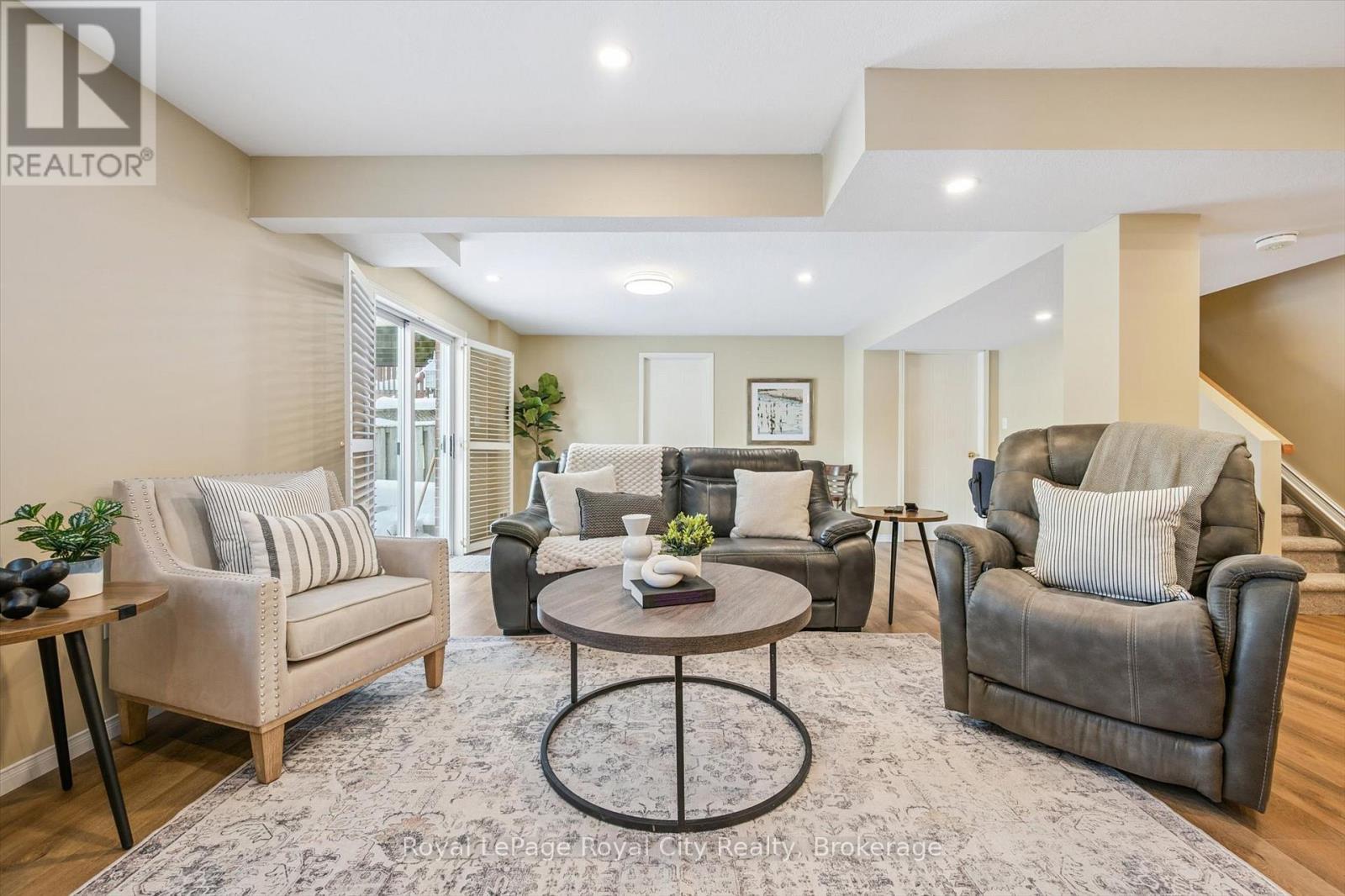 347 Starwood Drive, Guelph (Grange Road), ON - Indoor Photo Showing Living Room