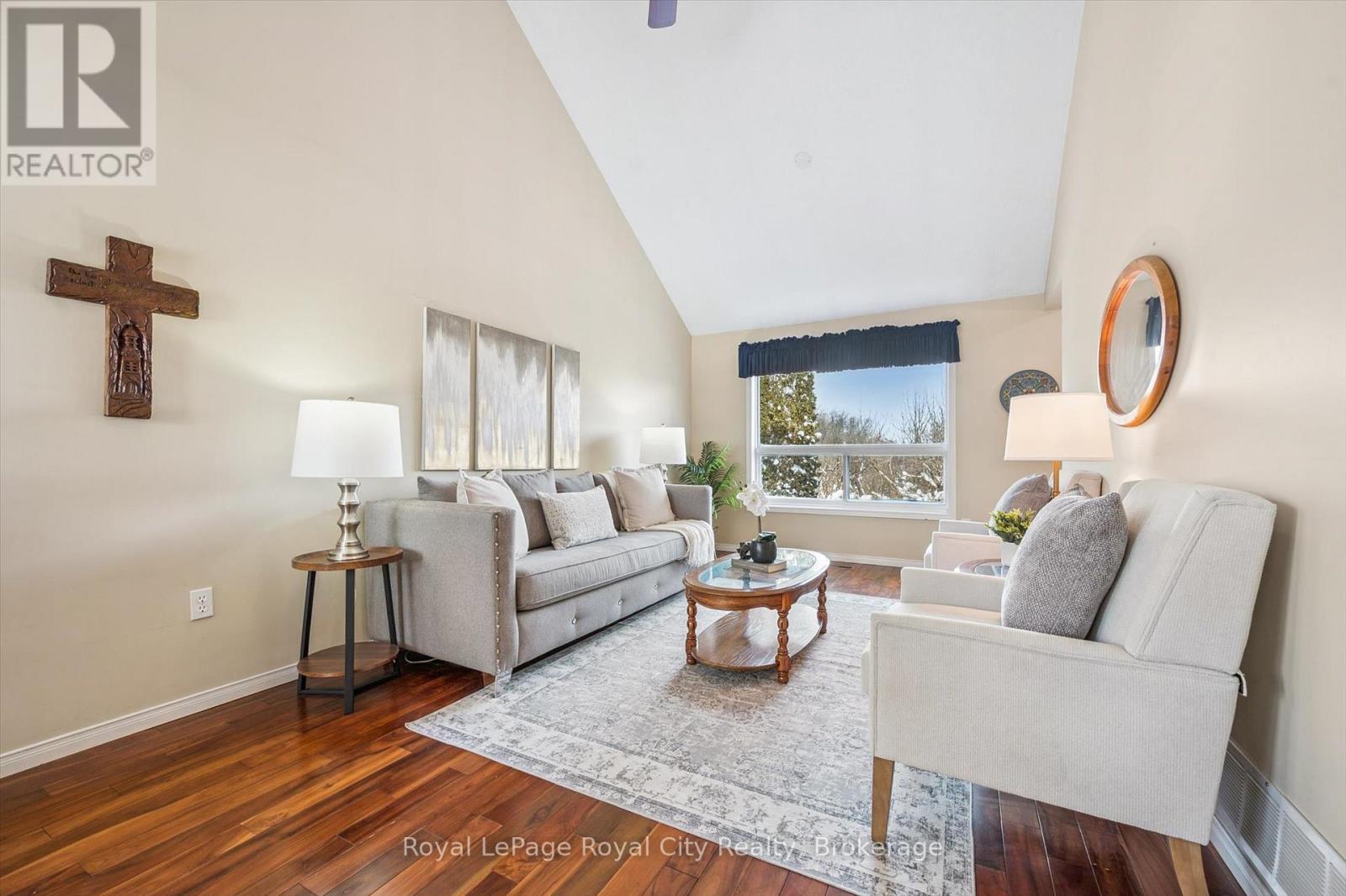 347 Starwood Drive, Guelph (Grange Road), ON - Indoor Photo Showing Living Room