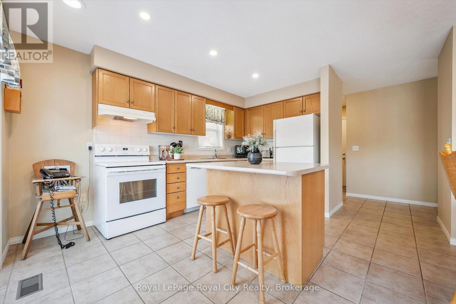347 Starwood Drive, Guelph (Grange Road), ON - Indoor Photo Showing Kitchen