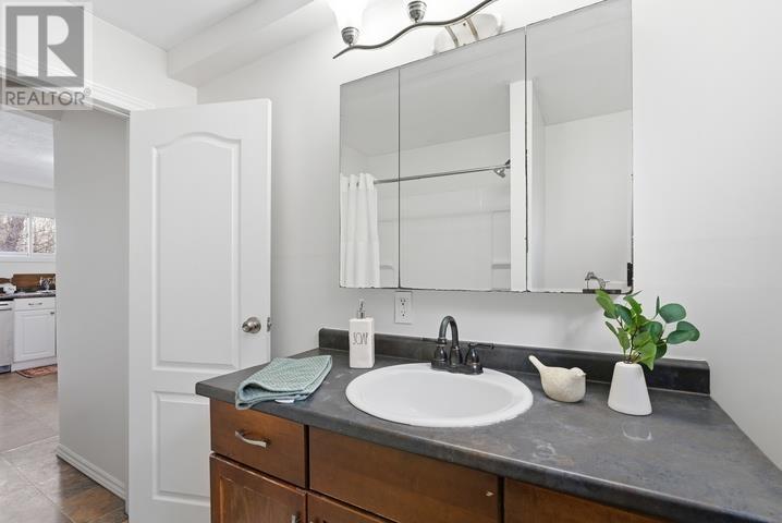 298 Hampton Rd, Sault Ste. Marie, ON - Indoor Photo Showing Bathroom