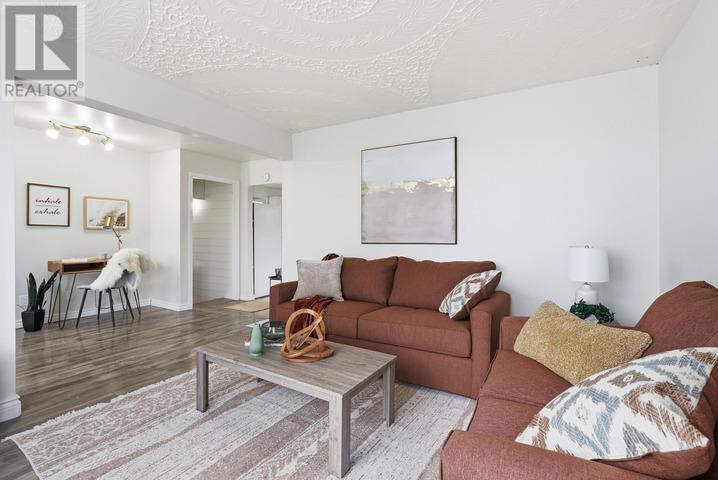 298 Hampton Rd, Sault Ste. Marie, ON - Indoor Photo Showing Living Room