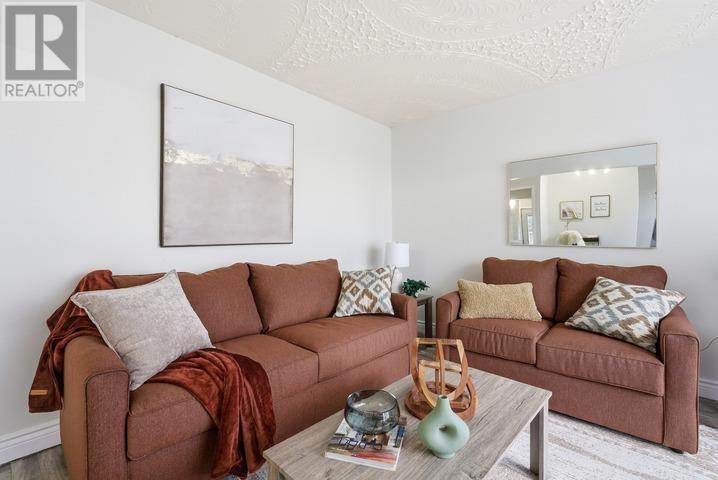 298 Hampton Rd, Sault Ste. Marie, ON - Indoor Photo Showing Living Room