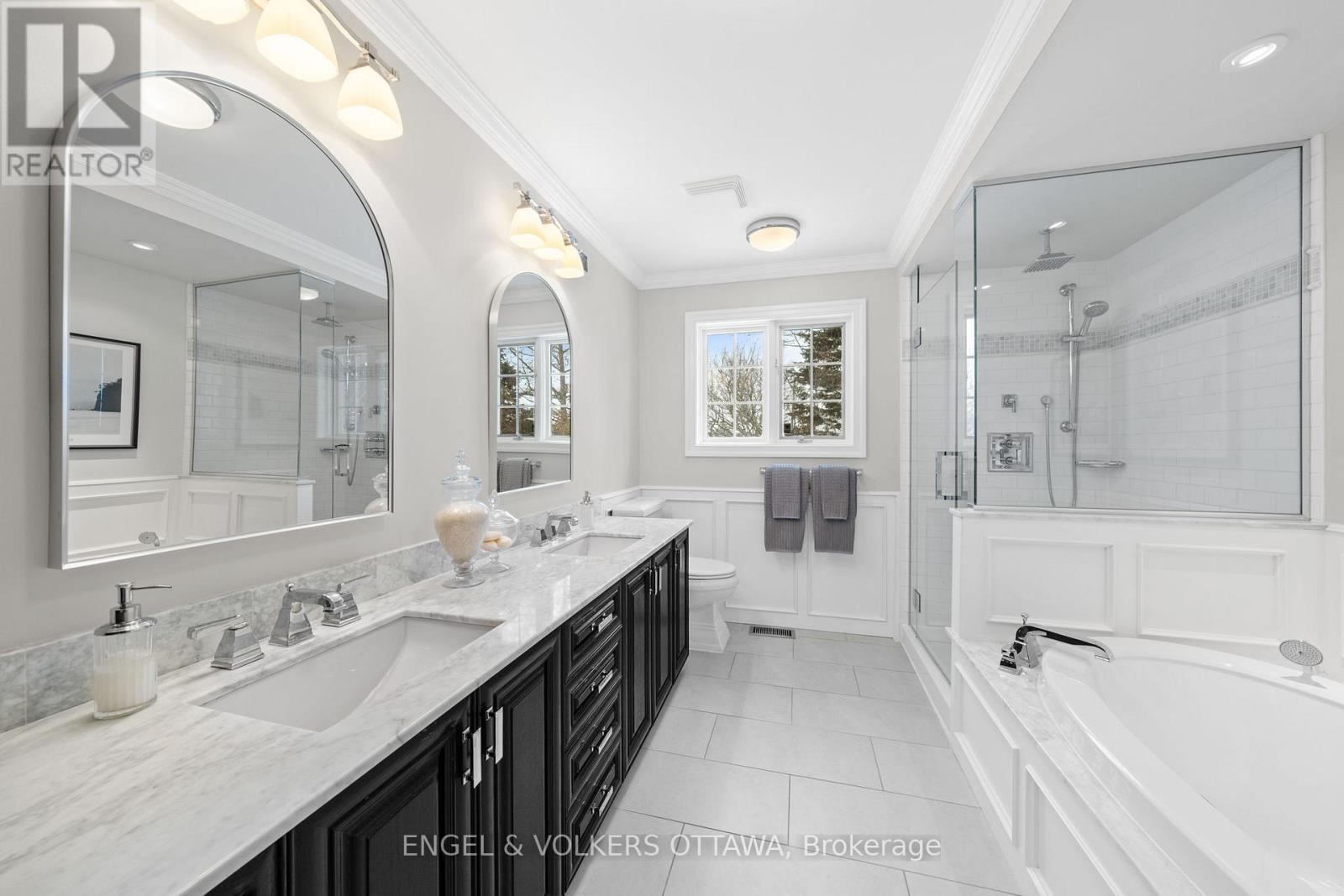 2 Eagle Chase Court, Ottawa, ON - Indoor Photo Showing Bathroom