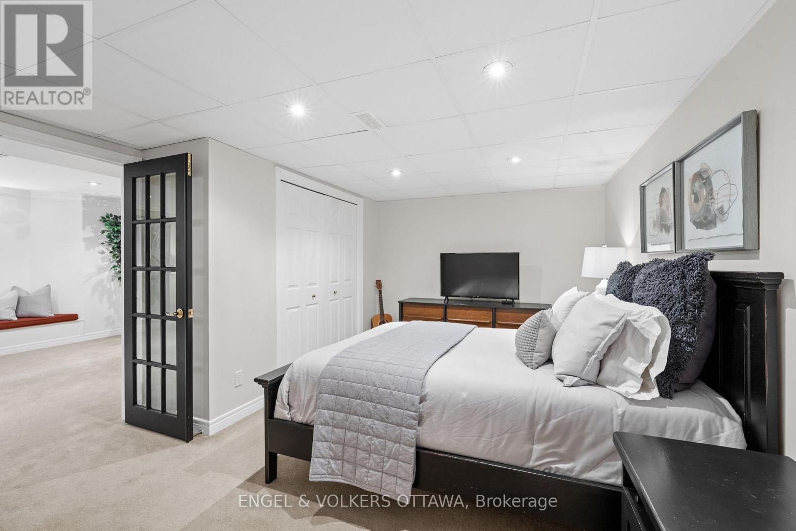 2 Eagle Chase Court, Ottawa, ON - Indoor Photo Showing Bedroom