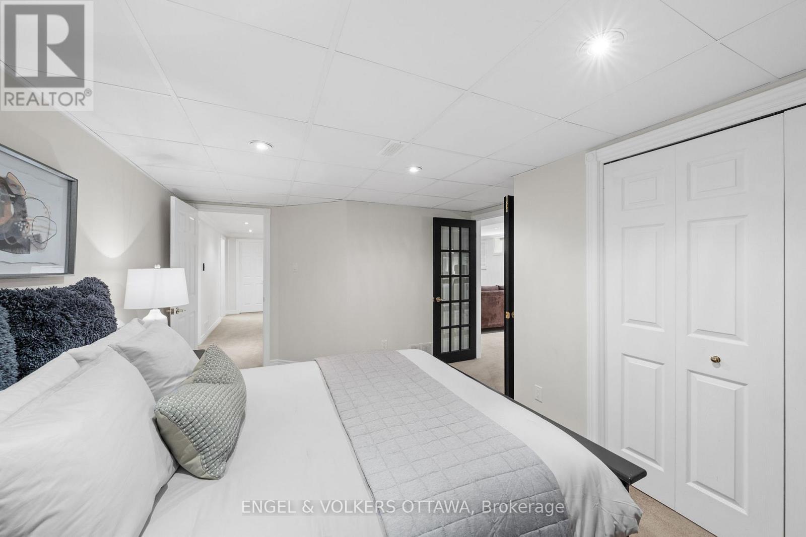 2 Eagle Chase Court, Ottawa, ON - Indoor Photo Showing Bedroom