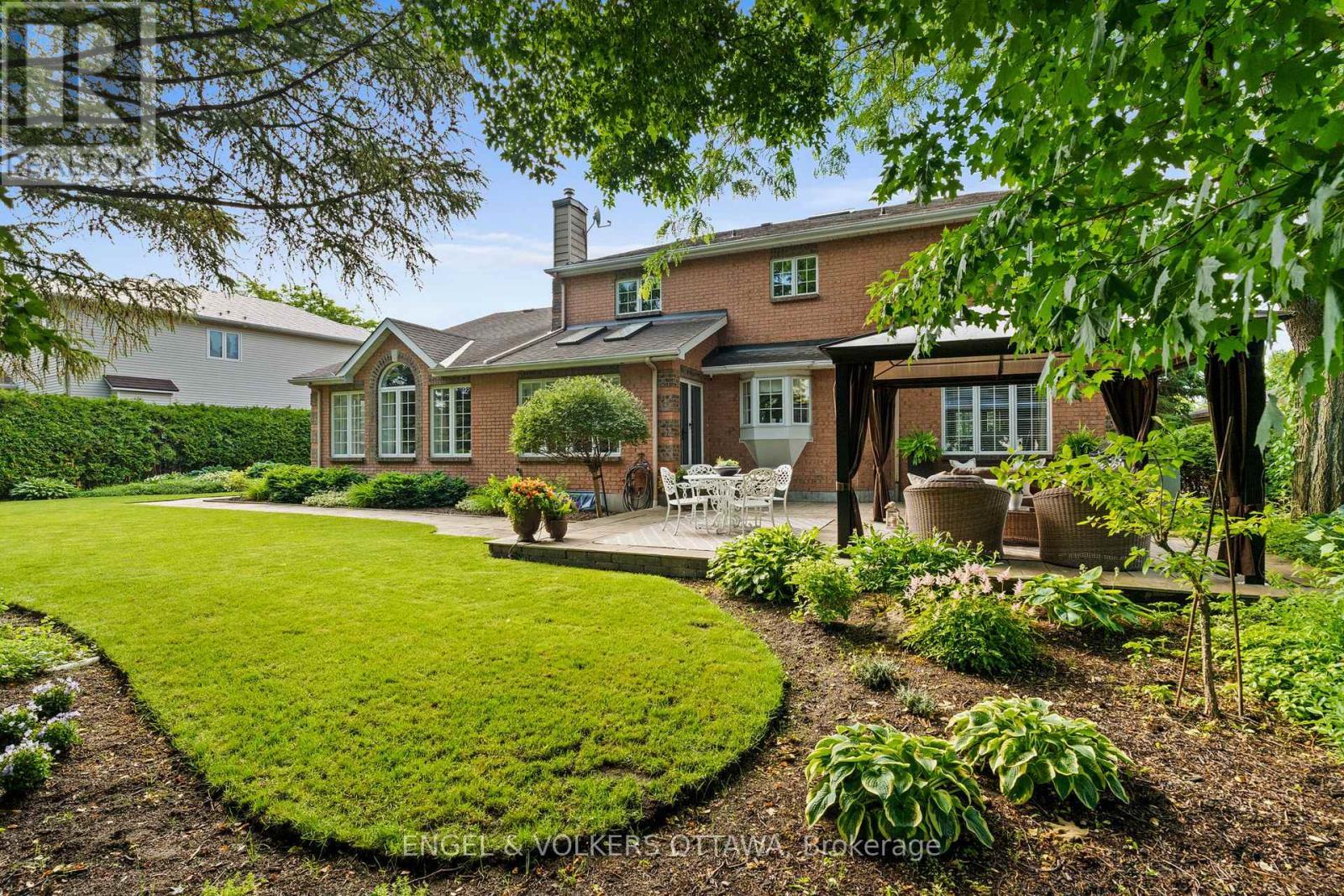 2 Eagle Chase Court, Ottawa, ON - Outdoor