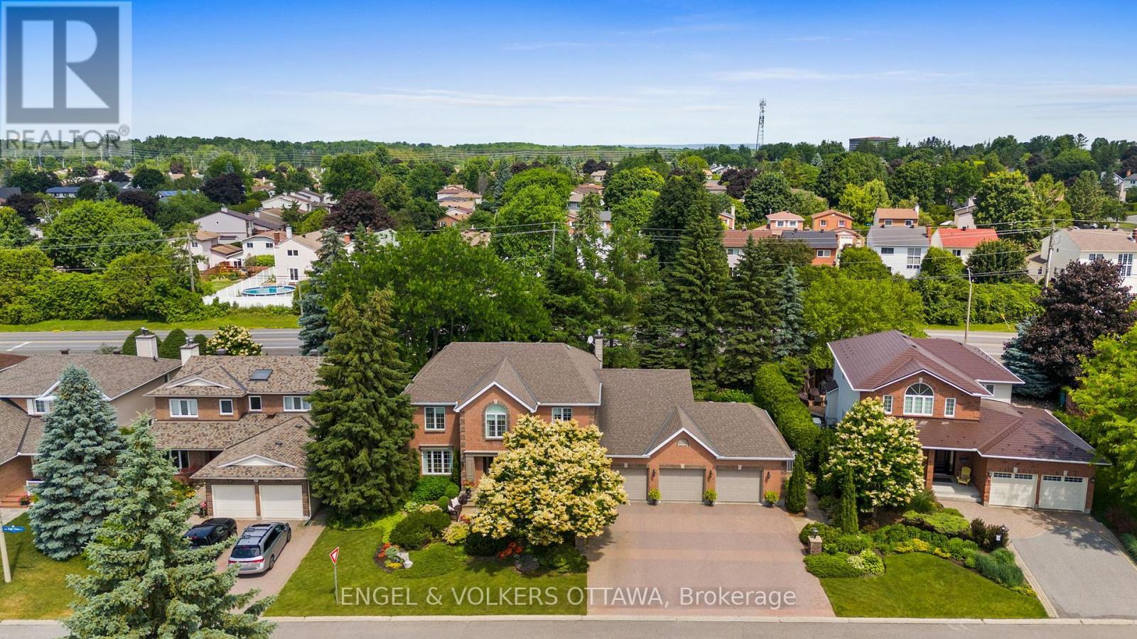 2 Eagle Chase Court, Ottawa, ON - Outdoor With Facade
