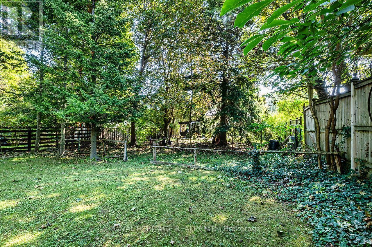 39 Kelsonia Avenue, Toronto, ON - Outdoor