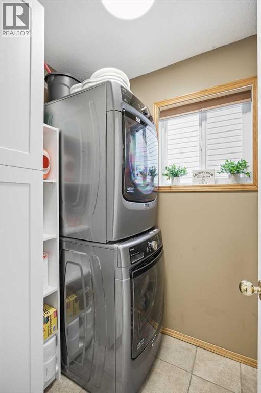 940 Citadel Drive Nw, Calgary, AB - Indoor Photo Showing Laundry Room