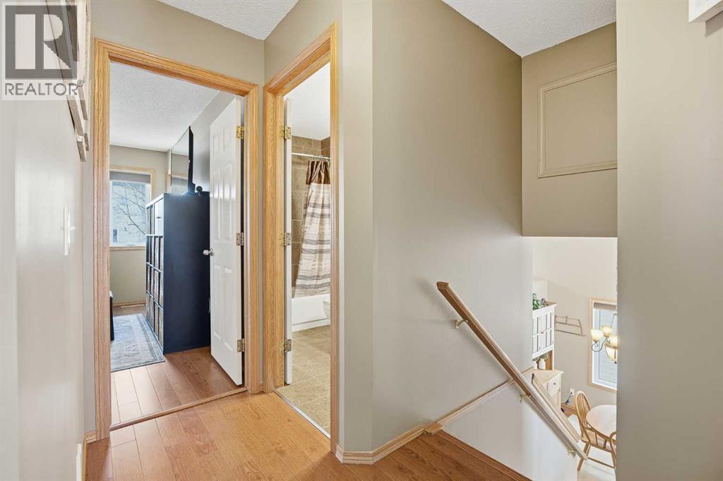 940 Citadel Drive Nw, Calgary, AB - Indoor Photo Showing Other Room