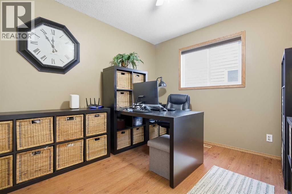 940 Citadel Drive Nw, Calgary, AB - Indoor Photo Showing Office