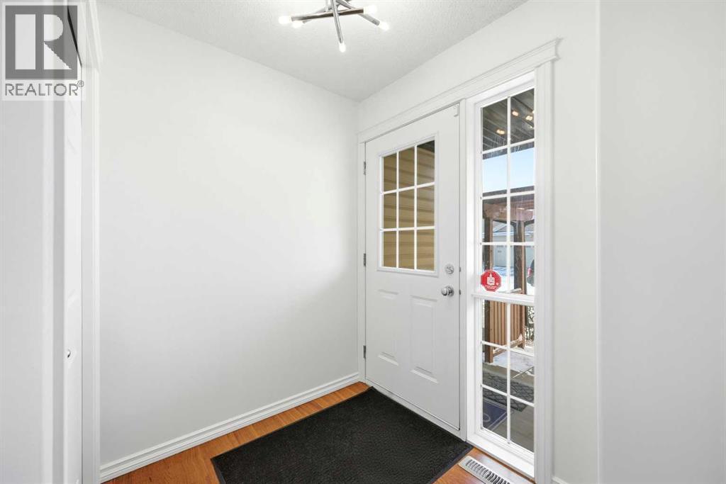 132 Royal Birch Mount Nw, Calgary, AB - Indoor Photo Showing Other Room