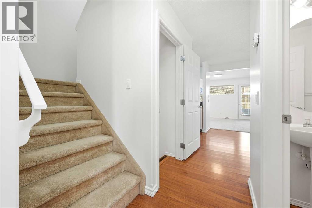 132 Royal Birch Mount Nw, Calgary, AB - Indoor Photo Showing Other Room