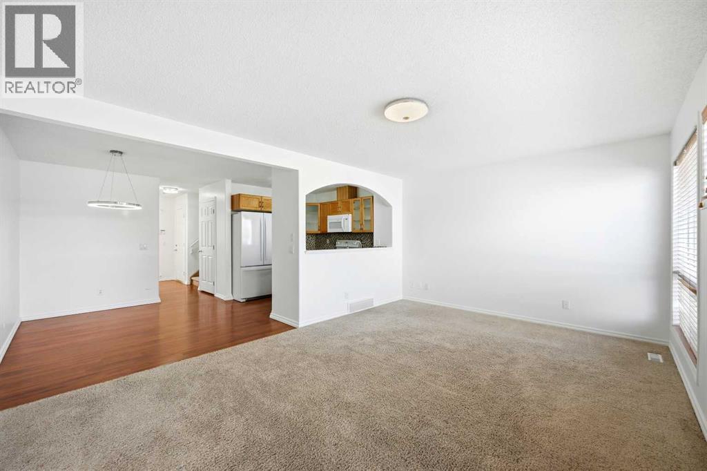 132 Royal Birch Mount Nw, Calgary, AB - Indoor Photo Showing Other Room