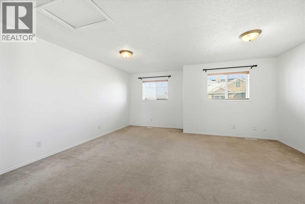 132 Royal Birch Mount Nw, Calgary, AB - Indoor Photo Showing Other Room