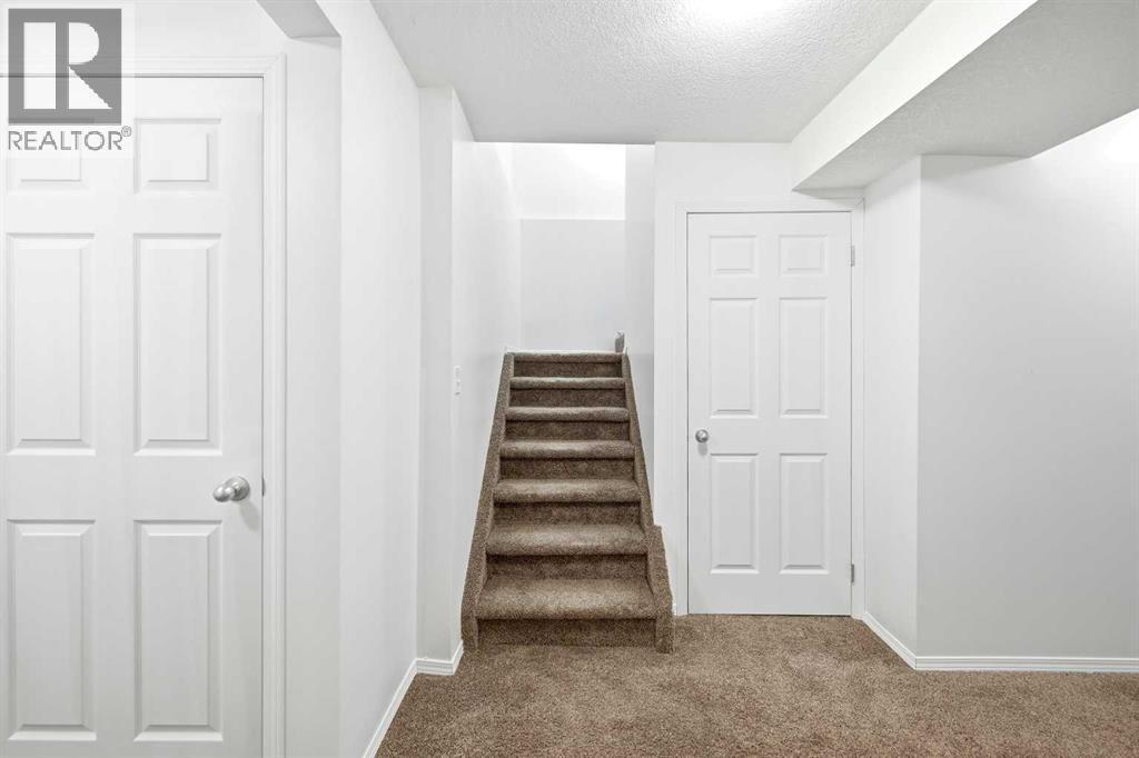 132 Royal Birch Mount Nw, Calgary, AB - Indoor Photo Showing Other Room