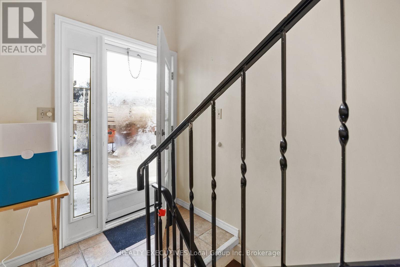 10 Manitou Street, North Bay (Ferris), ON - Indoor Photo Showing Other Room