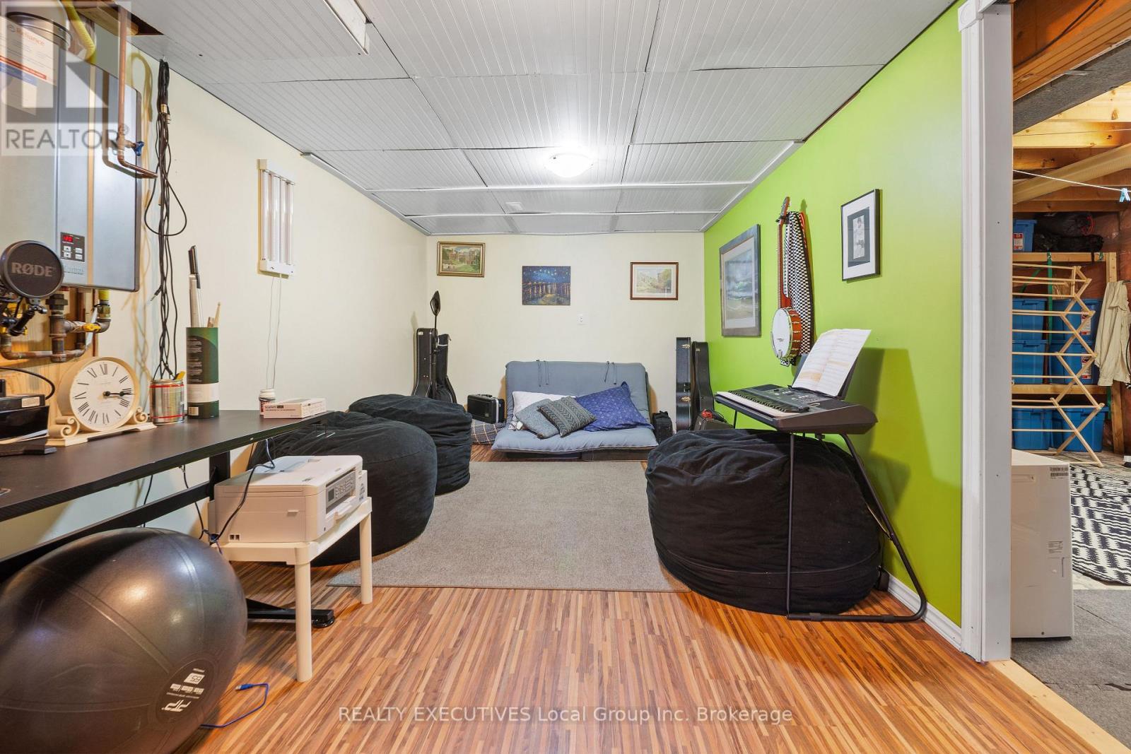 10 Manitou Street, North Bay (Ferris), ON - Indoor