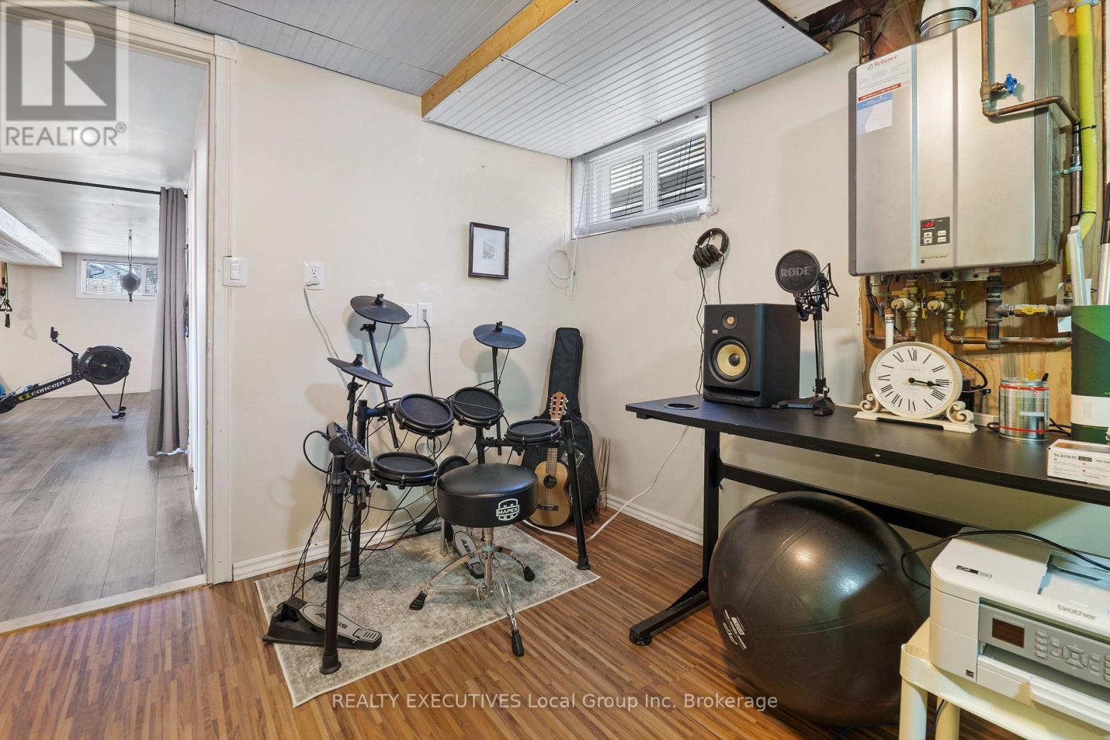 10 Manitou Street, North Bay (Ferris), ON - Indoor